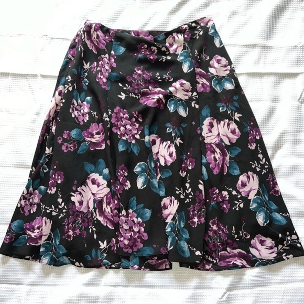 EUC Jaclyn Smith Floral Midi Skirt G